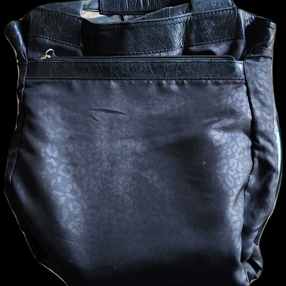 #P2 Perlina Genuine Leather Black Shoulder Bag - Picture 13 of 15